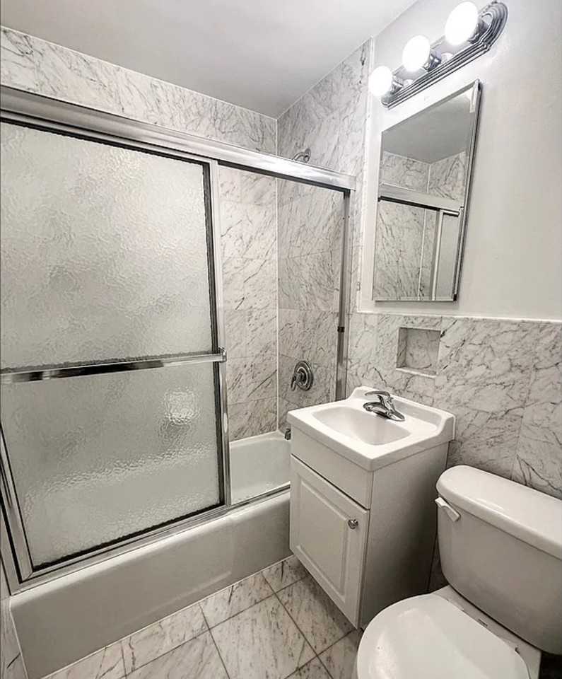 1661 York Ave #1L - Photo 5 of 6
