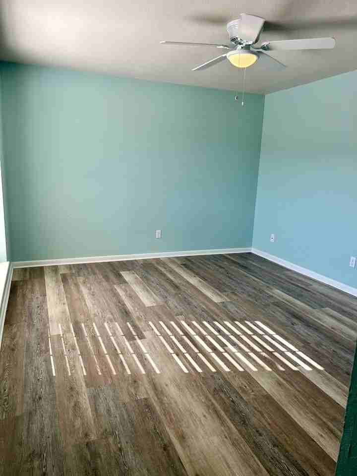 711 7th St #5 - Photo 3 of 10