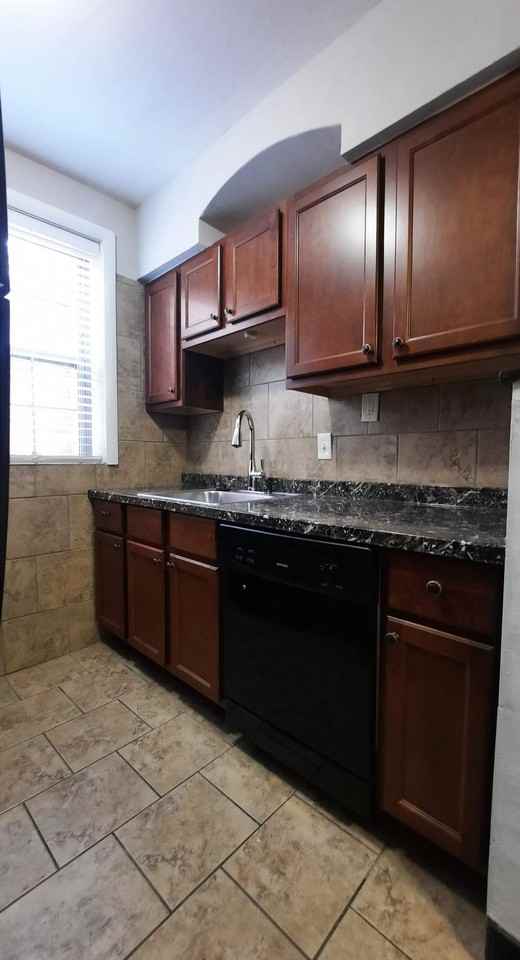 6362 Sutherland Ave #1stFL - Photo 4 of 11