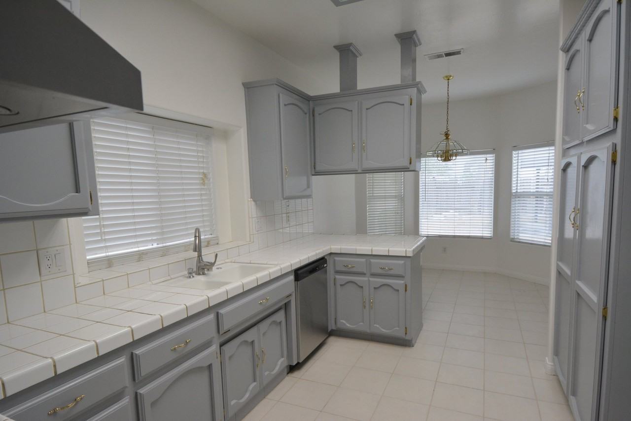 5115 Snowdrift Ct - Photo 3 of 18
