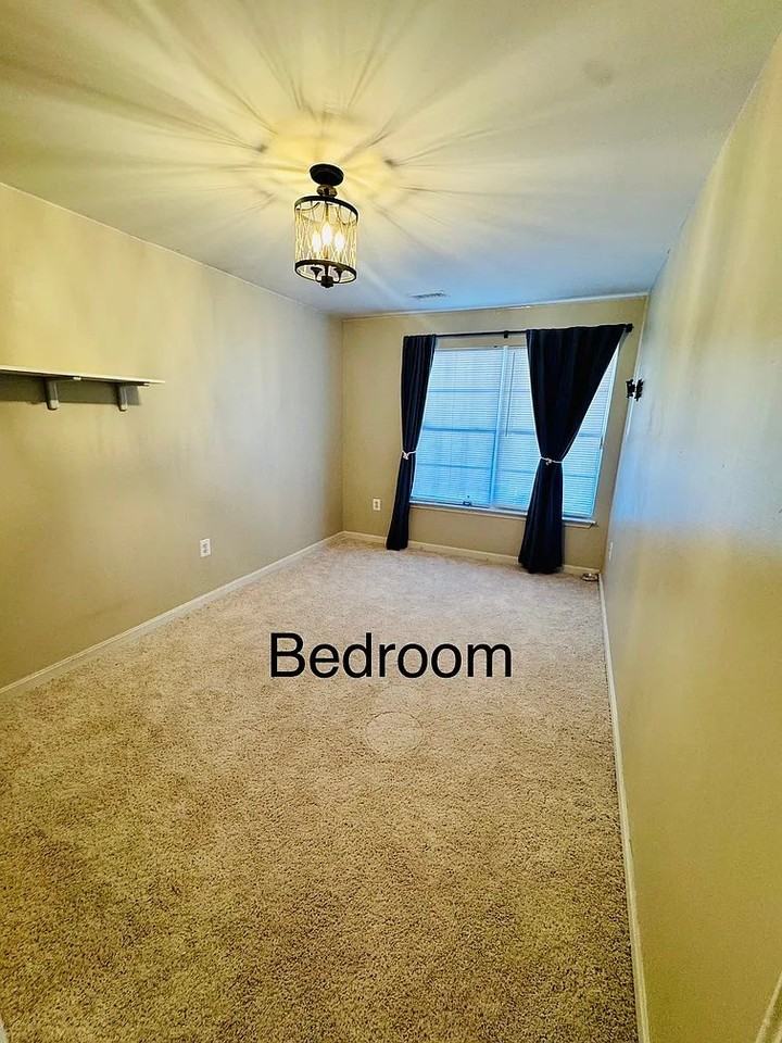 15719 London Pl #15719 - Photo 2 of 5