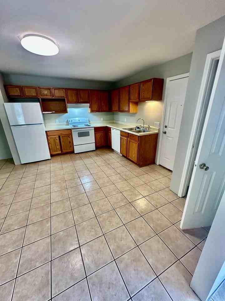 7323 Golf Vista Blvd - Photo 3 of 12