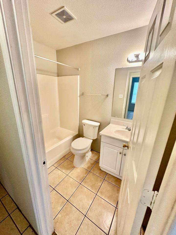 7323 Golf Vista Blvd - Photo 5 of 12