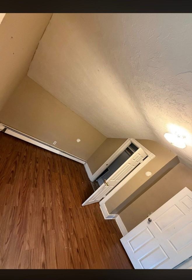 8 Thomas Ave #2 - Photo 5 of 10