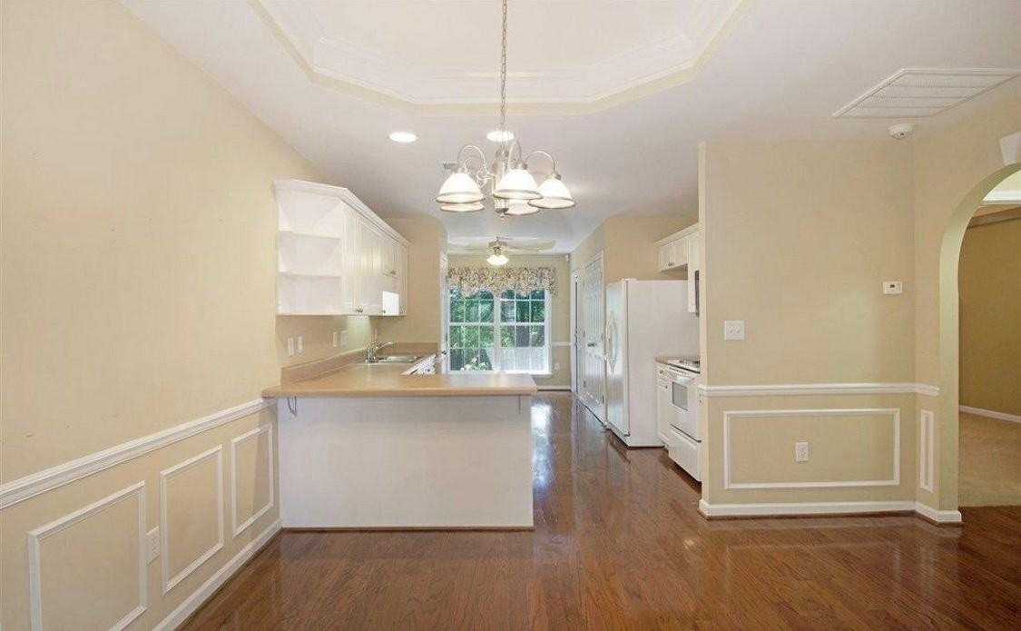 121 Hayesbury Ct - Photo 2 of 13