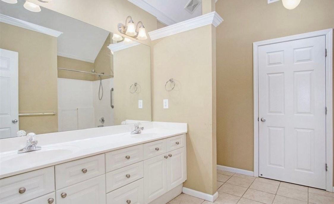 121 Hayesbury Ct - Photo 7 of 13
