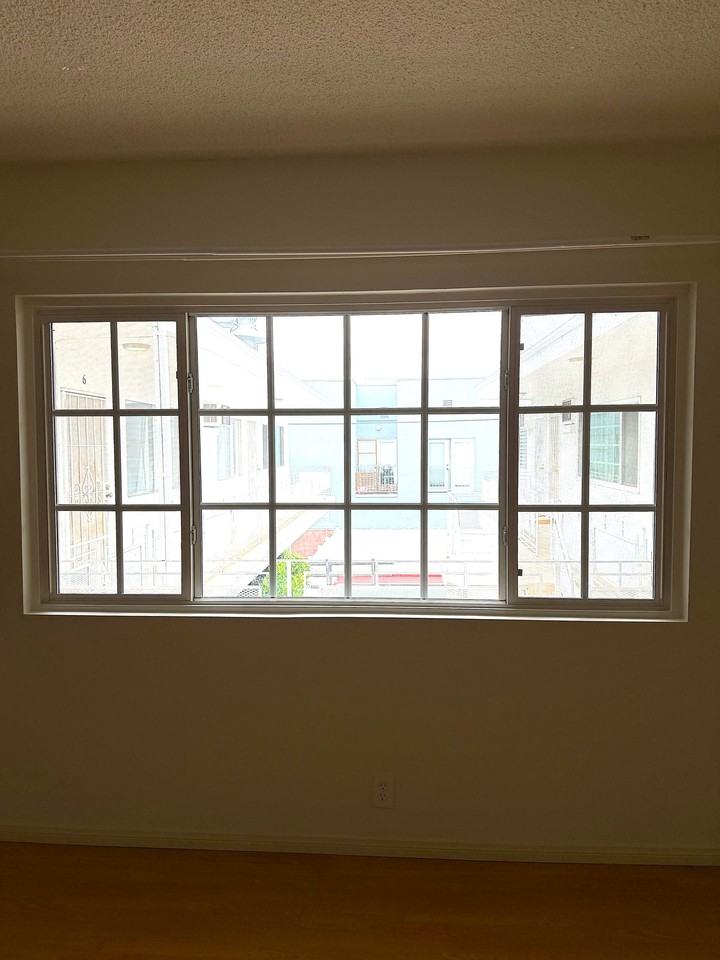 707 N Genesee Ave #7 - Photo 3 of 20