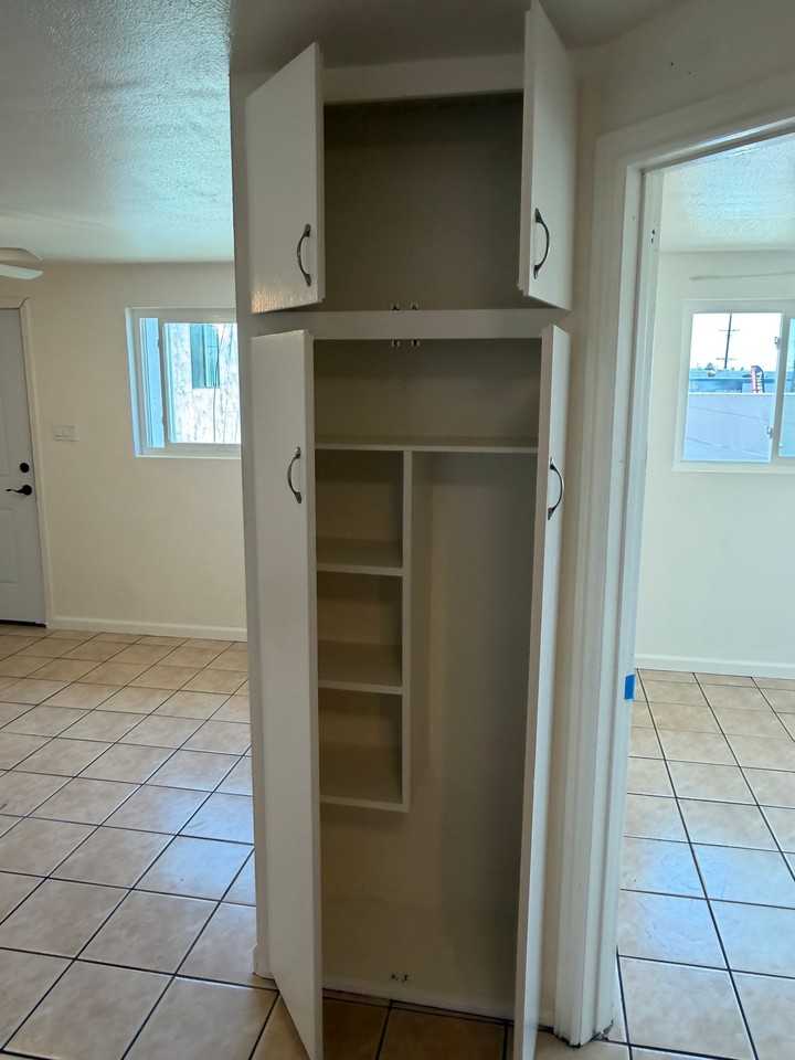12940 Prairie Ave #C - Photo 6 of 9