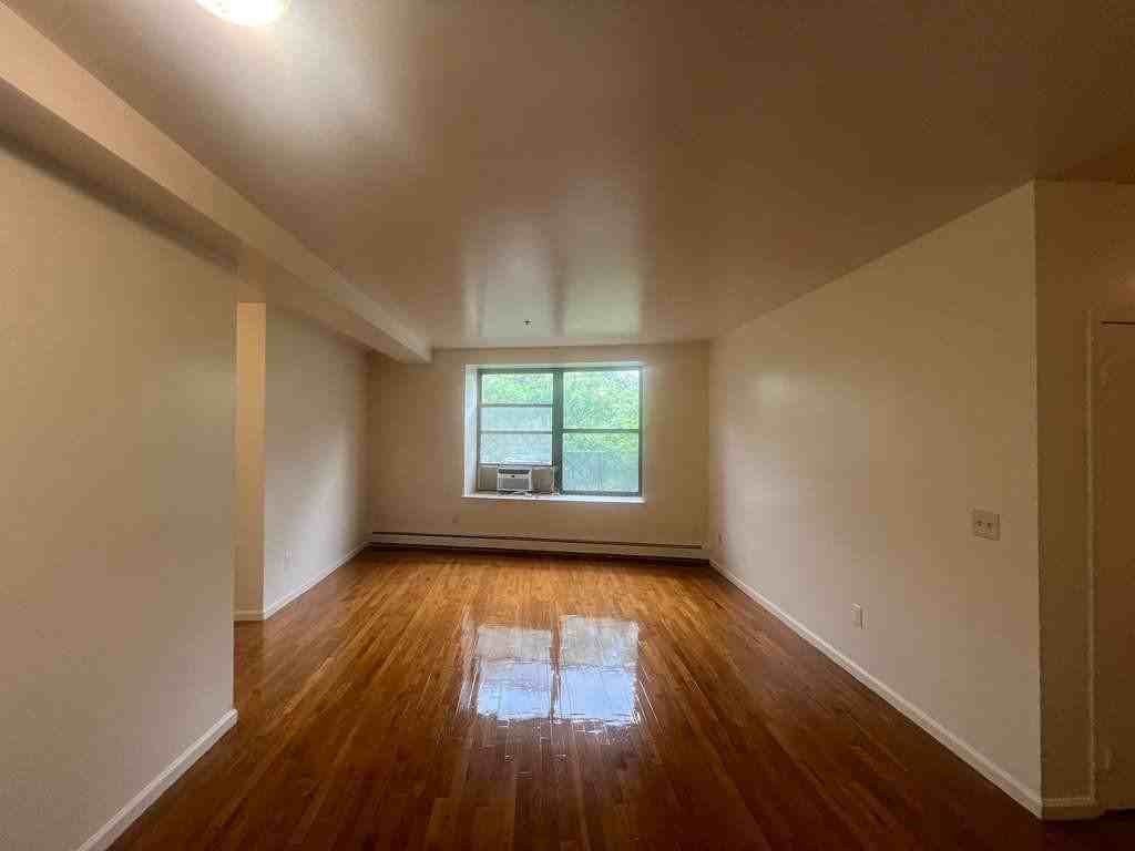 3 Mapes Ave #3D - Photo 2 of 7