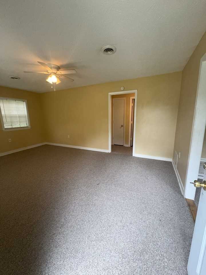 346 Mason Boulevard - Photo 2 of 11