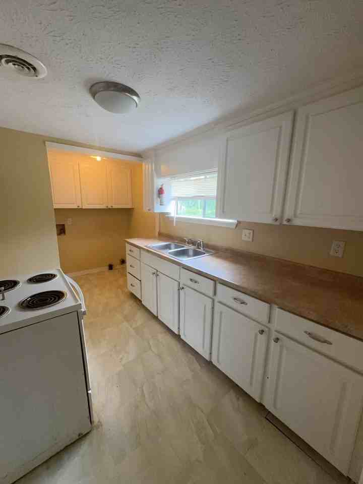 346 Mason Boulevard - Photo 4 of 11
