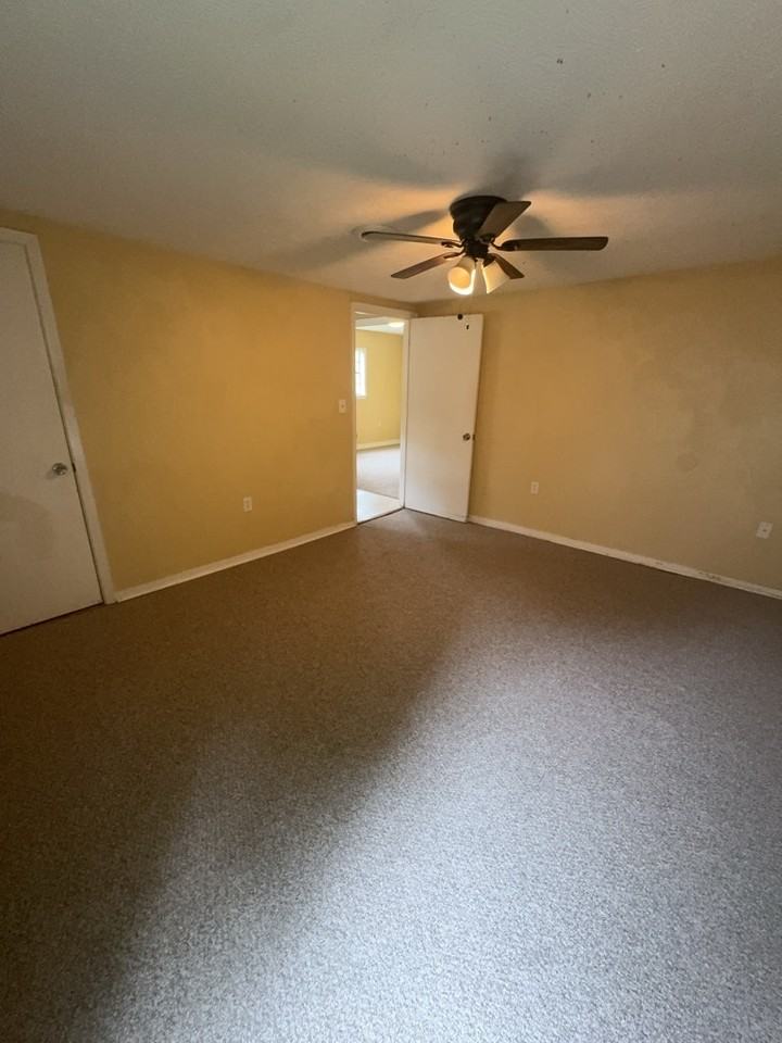 346 Mason Boulevard - Photo 6 of 11
