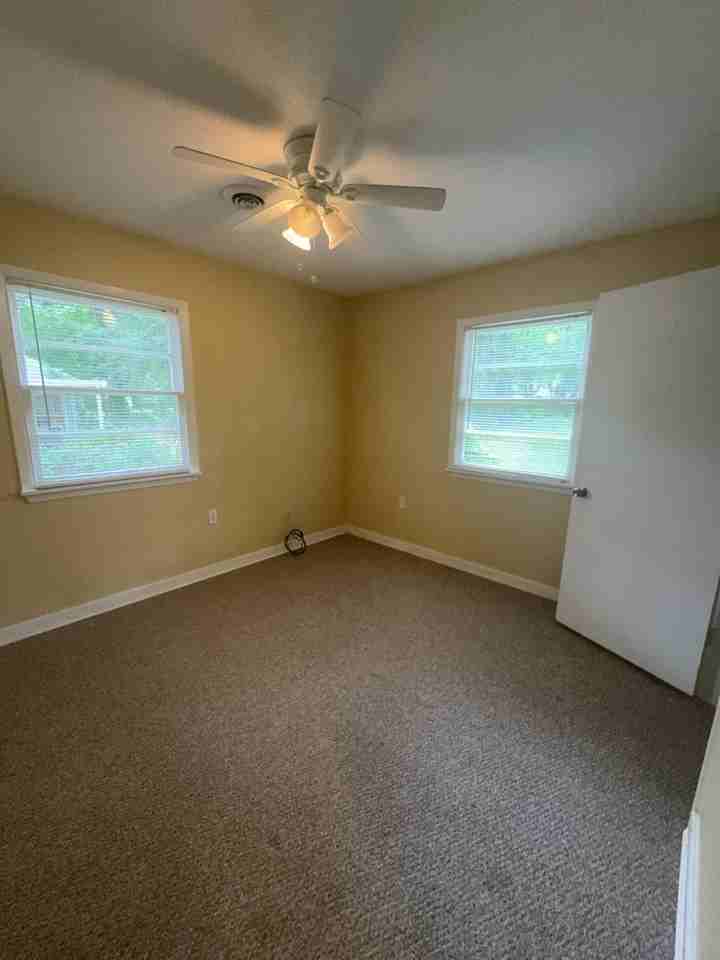 346 Mason Boulevard - Photo 7 of 11