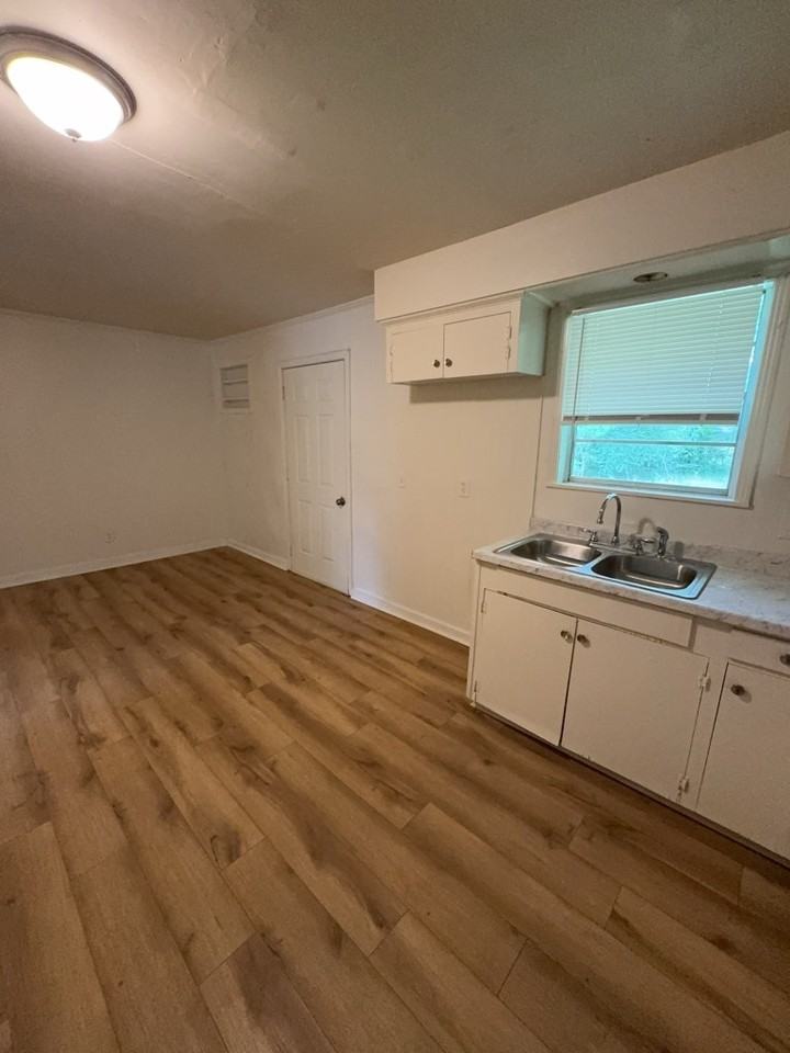1513 Maria Drive - Photo 4 of 15
