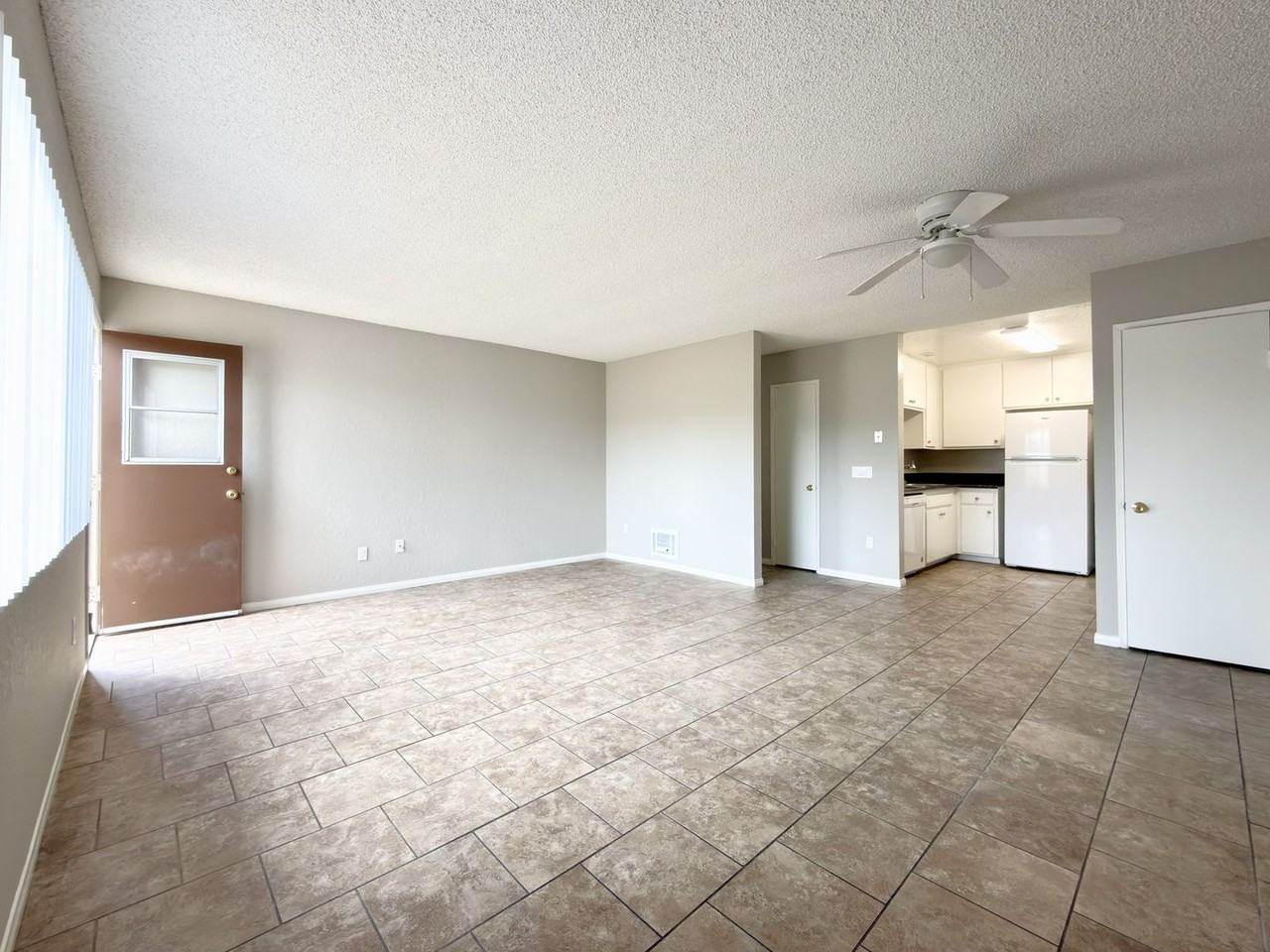 372 Pala Vista Dr - Photo 3 of 15