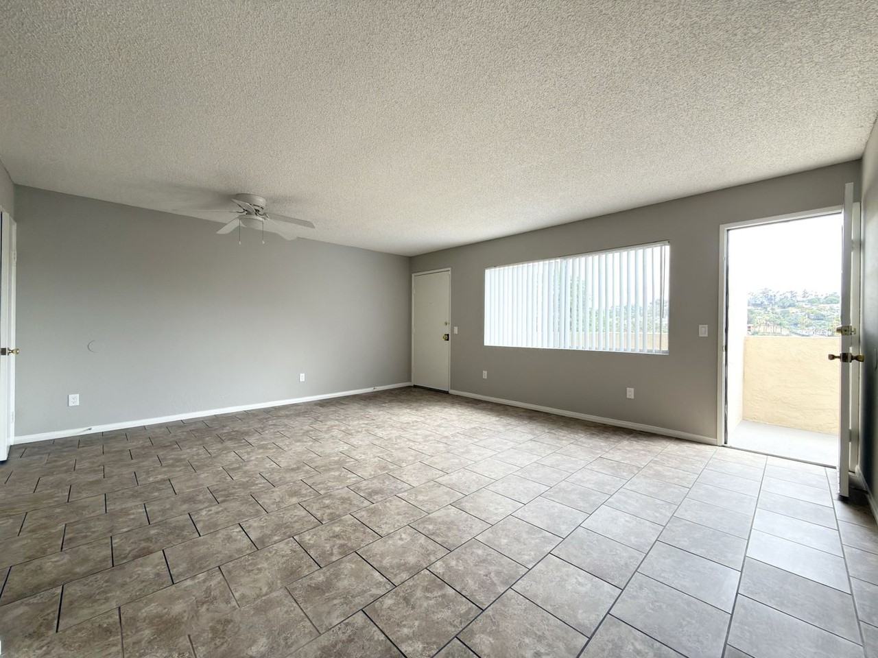372 Pala Vista Dr - Photo 6 of 15