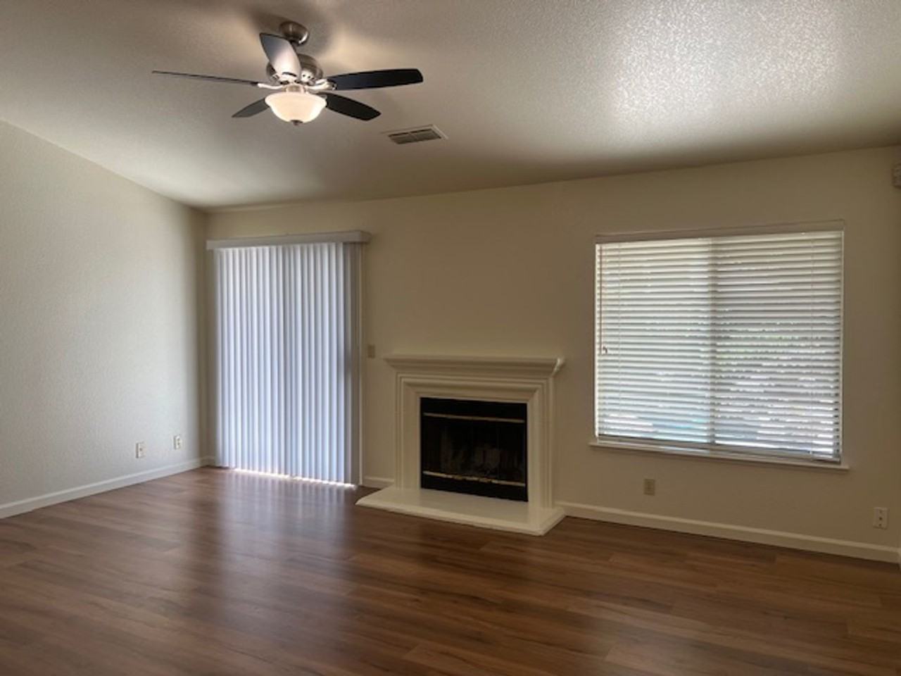 1528 Dickinson Dr - Photo 3 of 23