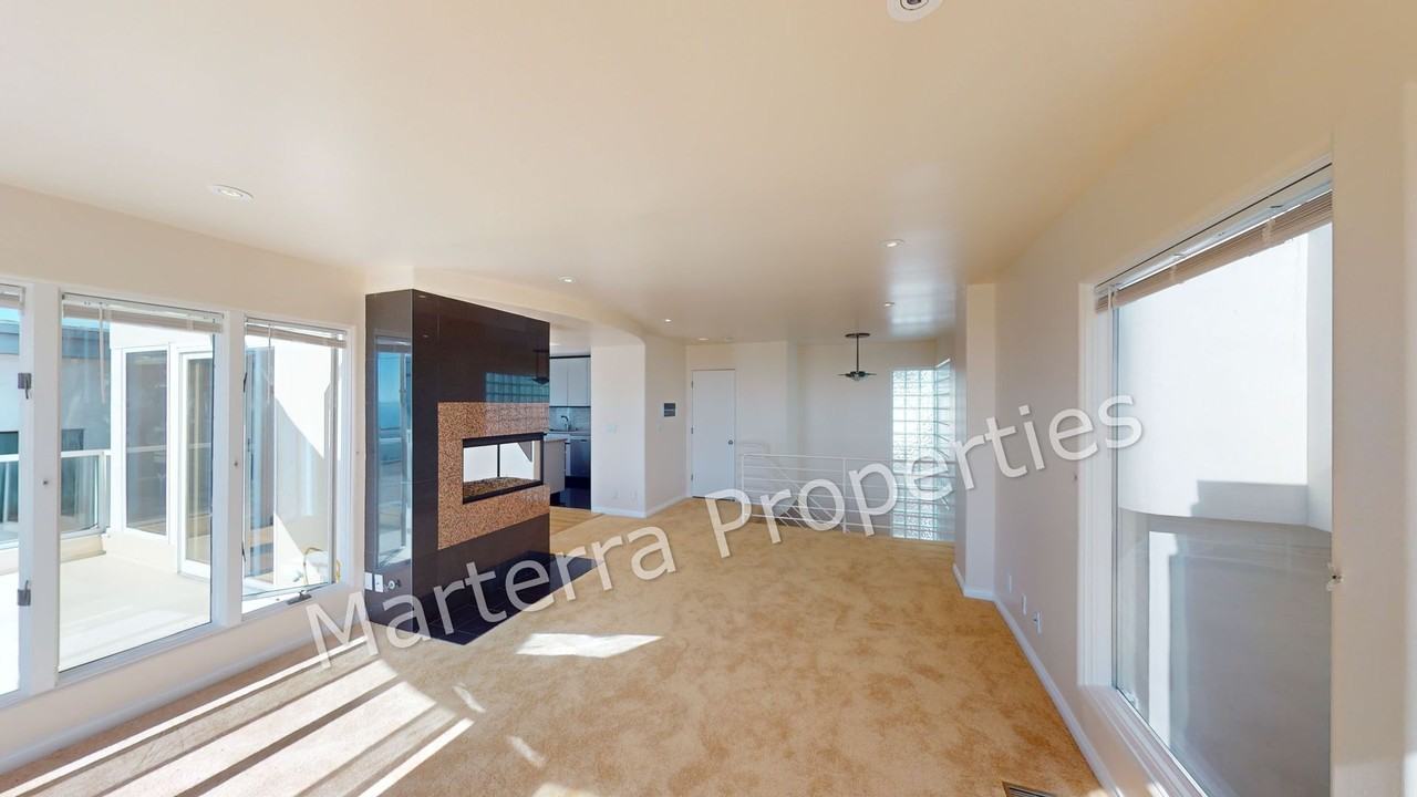 3604 Manhattan Ave - Photo 4 of 33