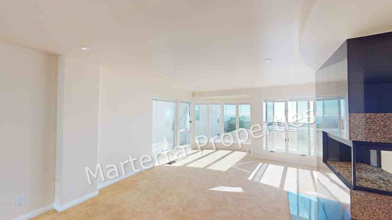 3604 Manhattan Ave - Photo 5 of 33