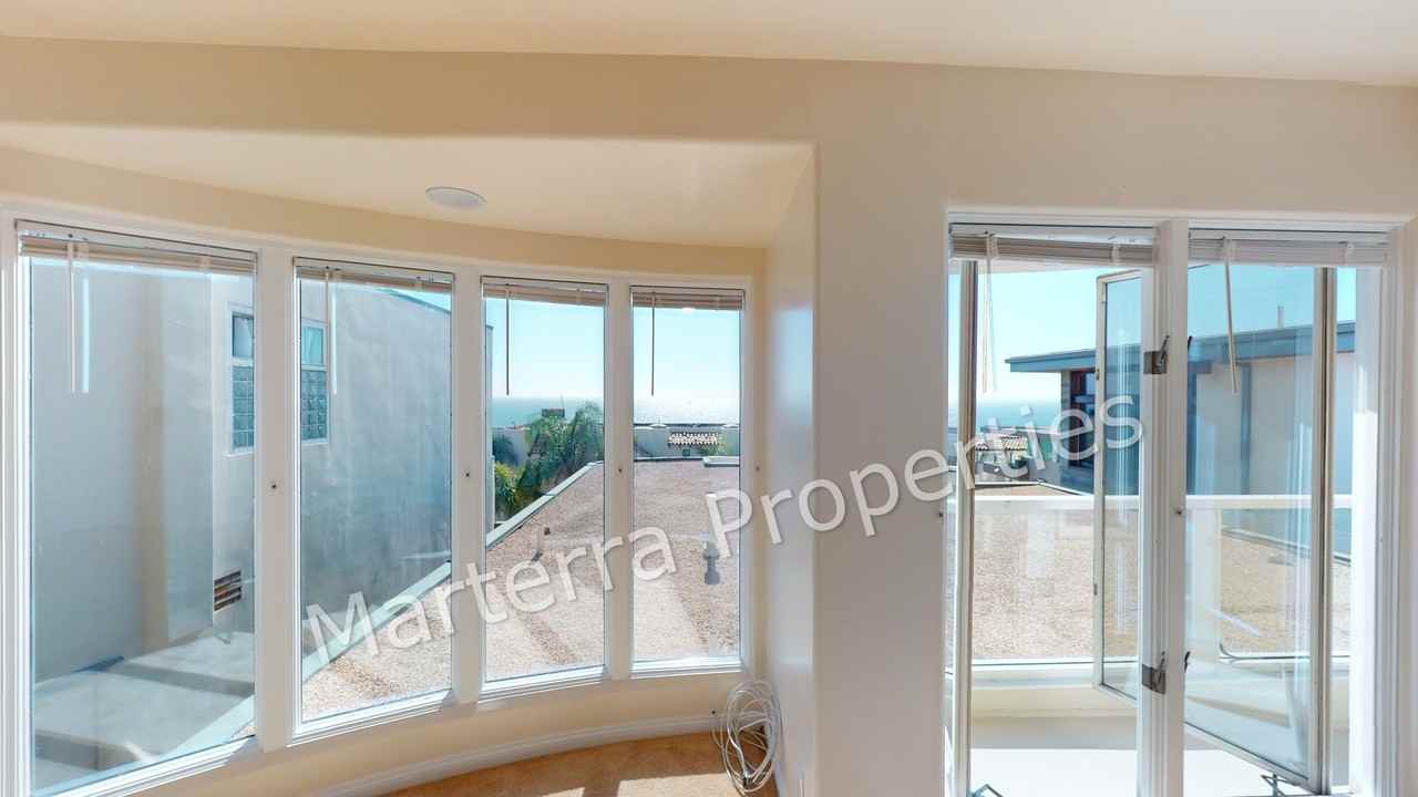 3604 Manhattan Ave - Photo 7 of 33