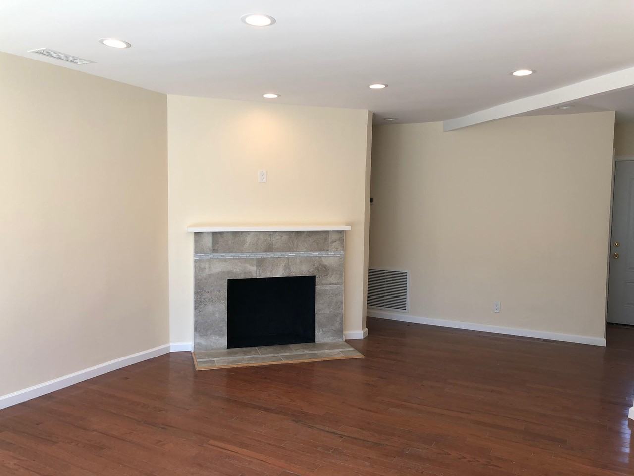 2922 W 167th St - Photo 4 of 14
