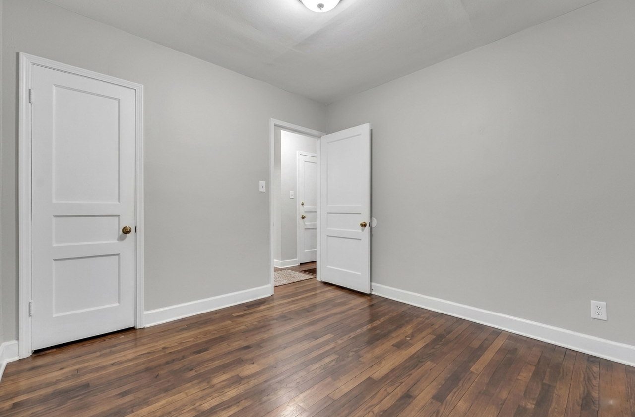 1017 Gordon St - Photo 6 of 10