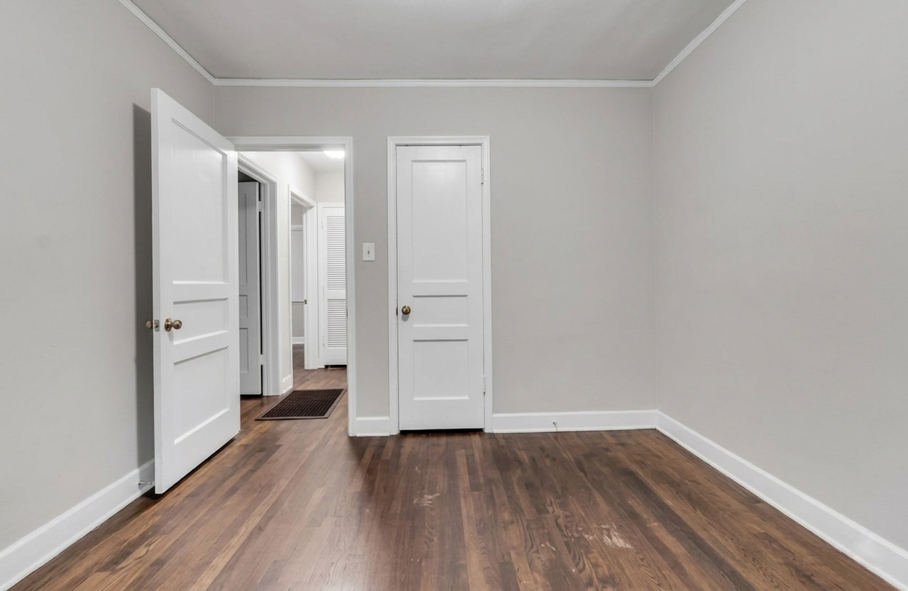 1017 Gordon St - Photo 7 of 10