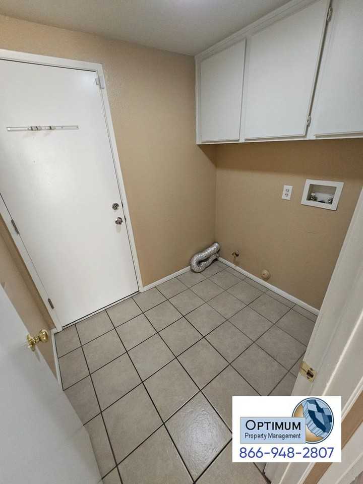 17593 Dayton St - Photo 7 of 29