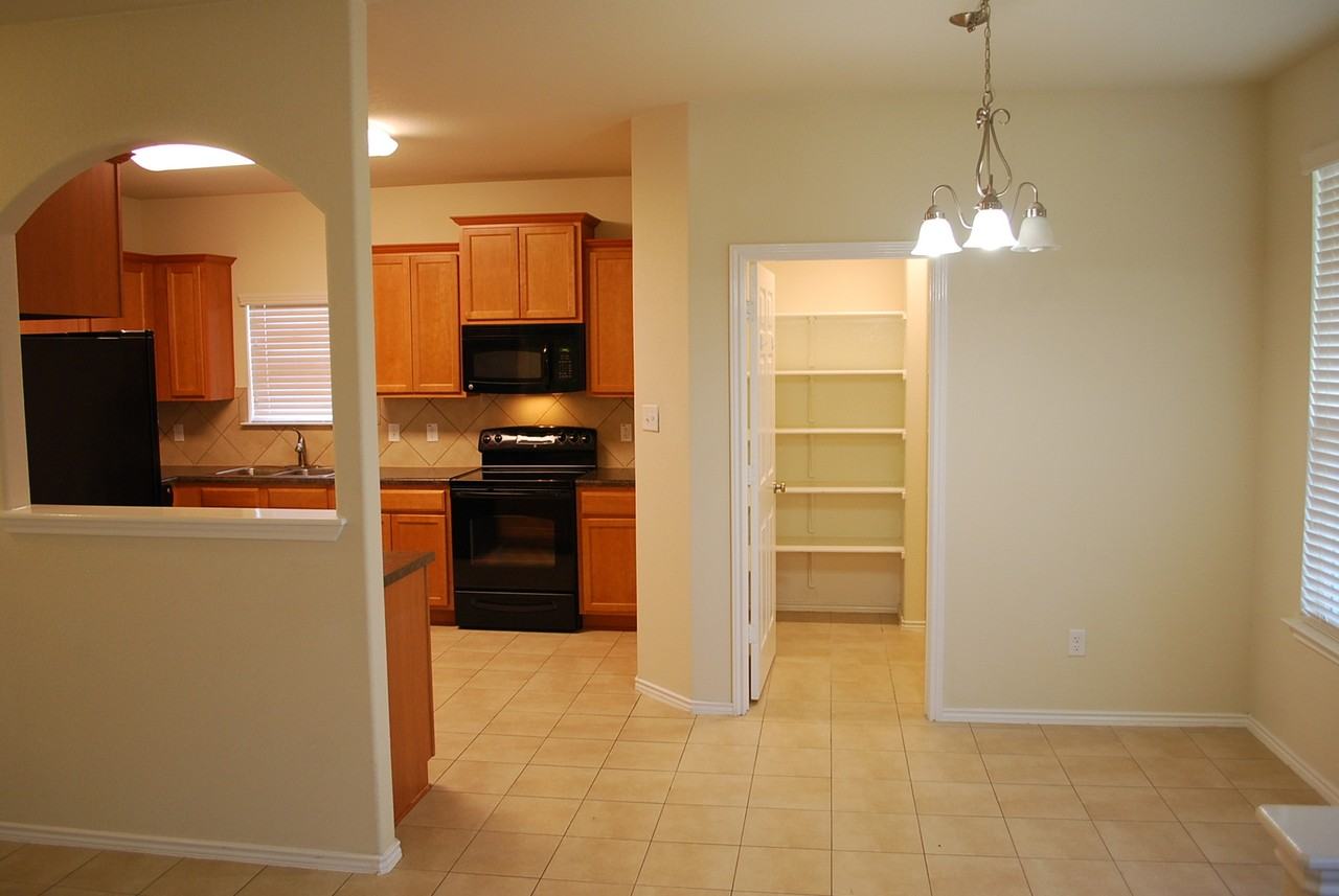 5103 Lions Gate Ln - Photo 5 of 25