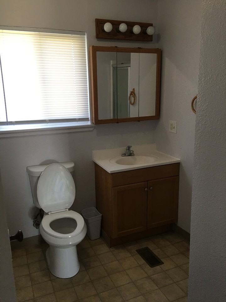 510 N George Washington Blvd - Photo 5 of 11