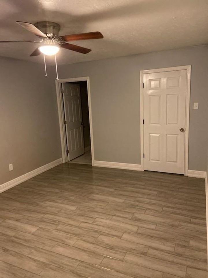 3031 Groton Dr - Photo 3 of 10