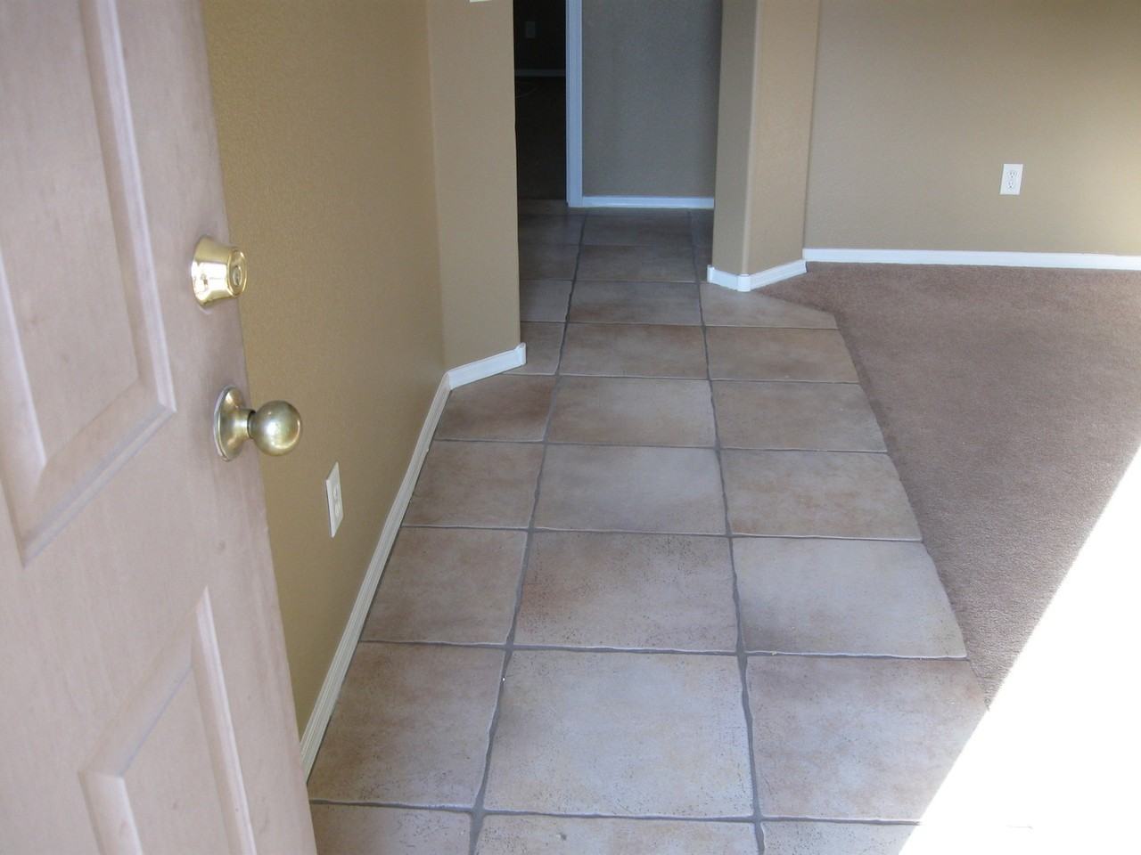 10946 E Carol Ave - Photo 3 of 4