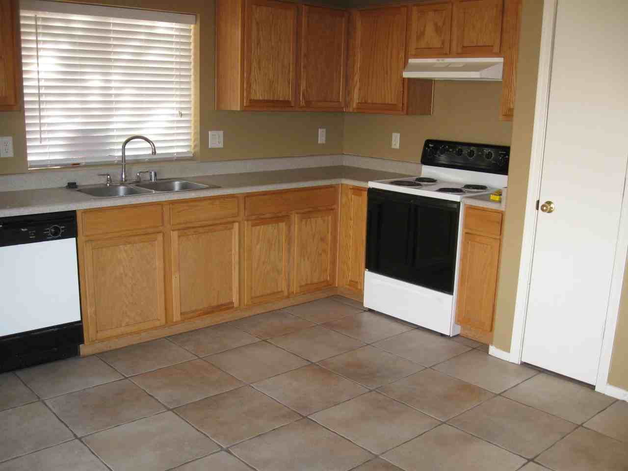 10946 E Carol Ave - Photo 4 of 4