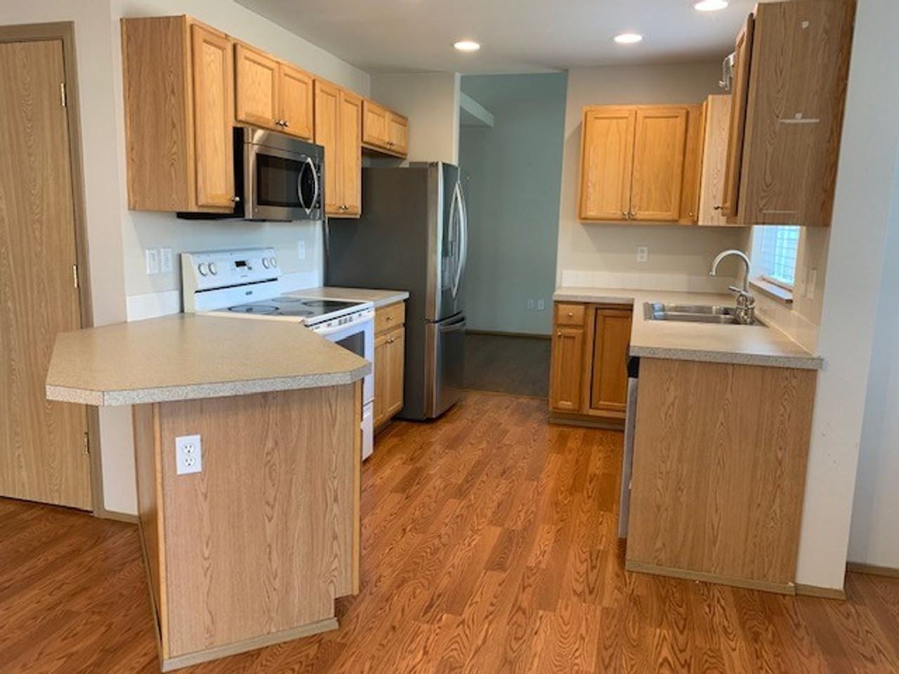 9952 Greenleaf Loop Se - Photo 3 of 9