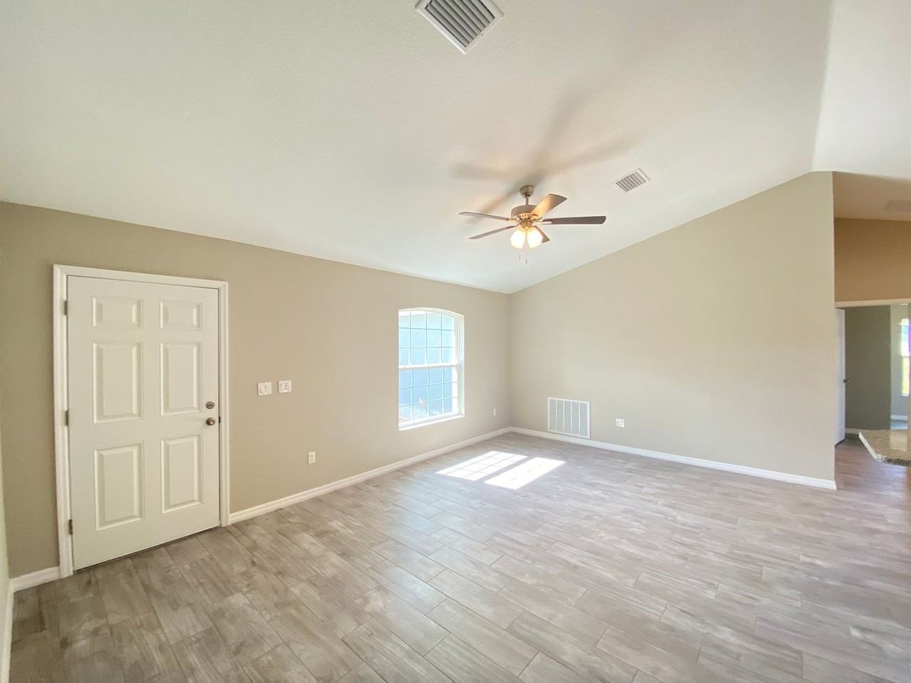 123 Juniper Loop - Photo 5 of 34