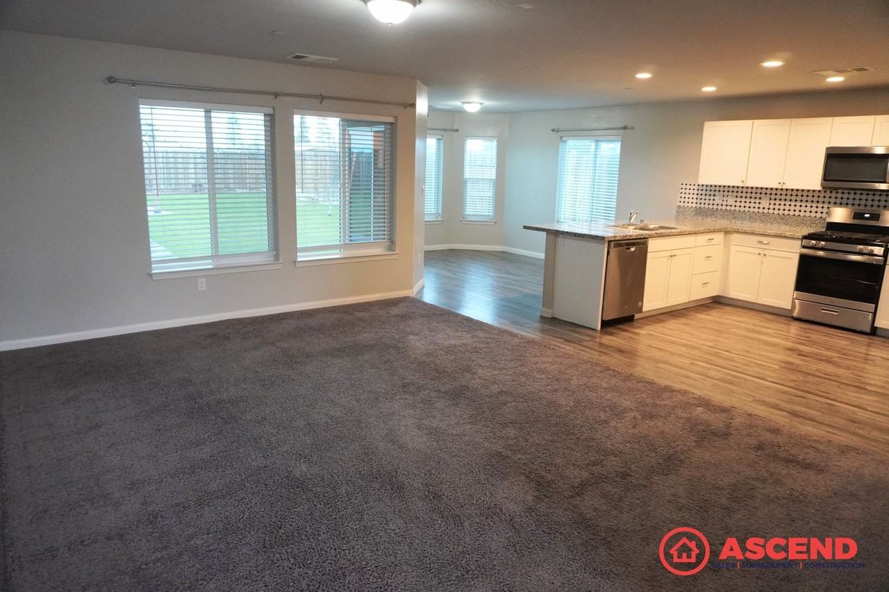 9803 Heather Meadows Dr - Photo 2 of 17