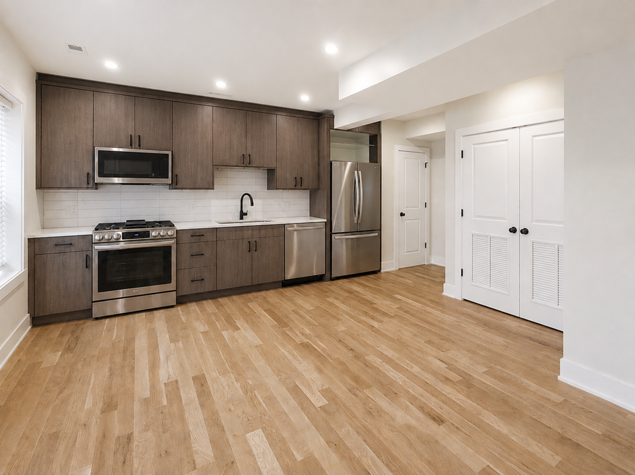 3356-58 N. Sheffield - Photo 4 of 21