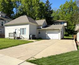 422 Franklin Ave - Photo 1 of 1