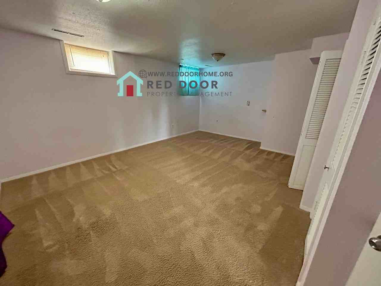 108 29th Ave Ne - Photo 7 of 16