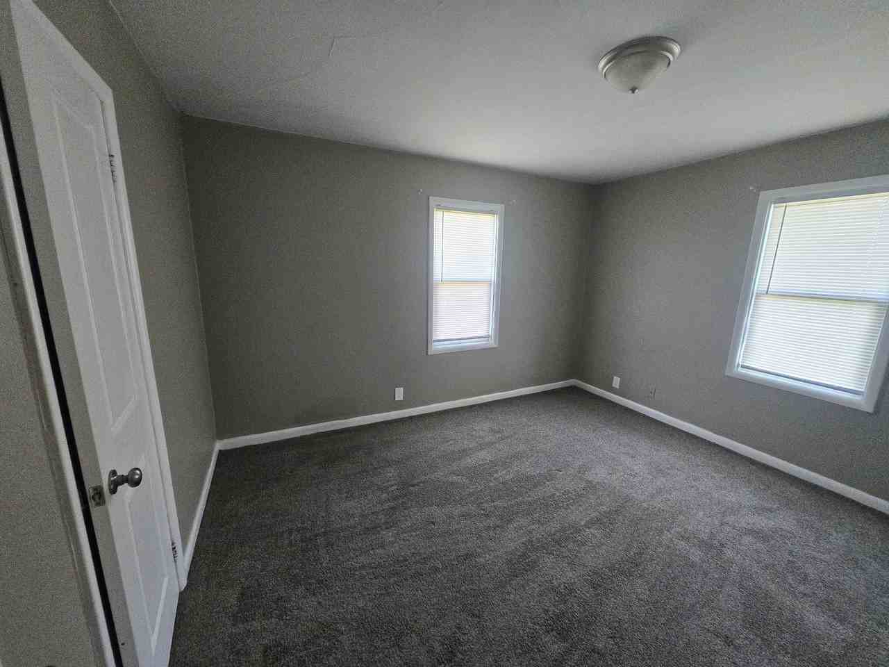 2406 N Ella Rd - Photo 6 of 21