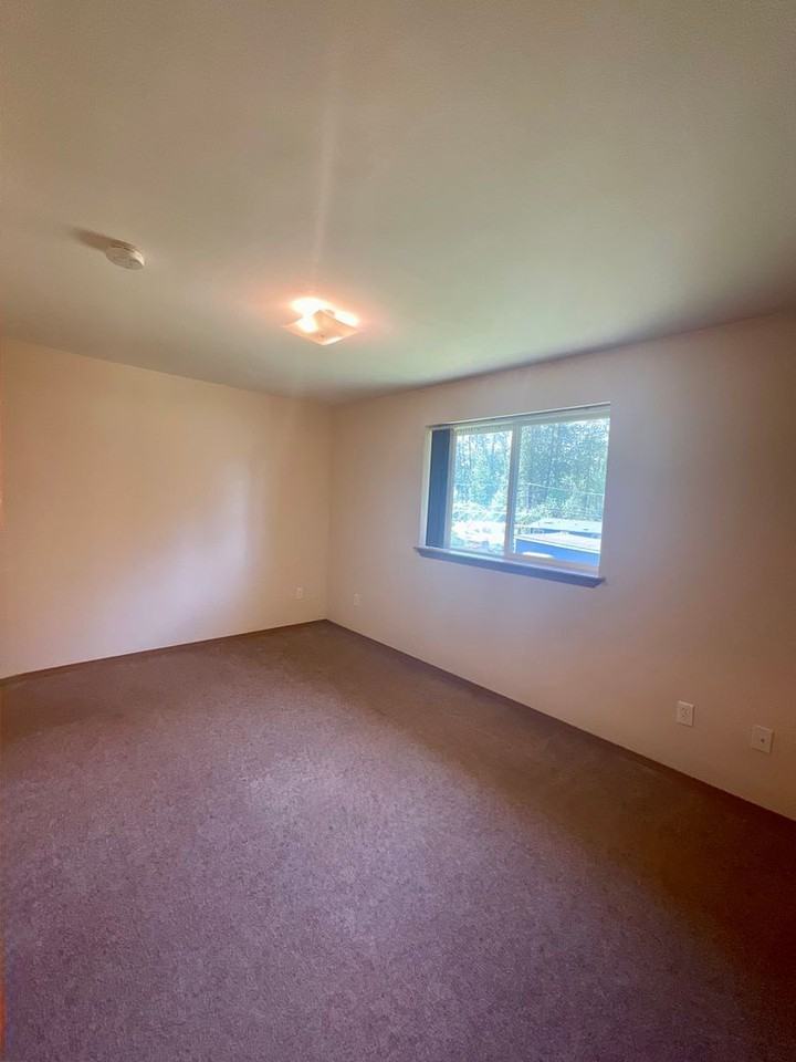 24902 51st Ave E - Photo 5 of 18
