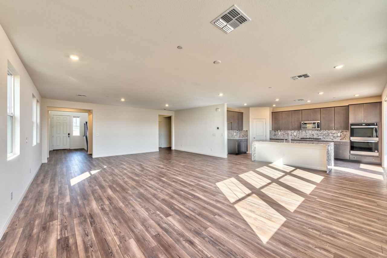 2825 Gallarate Dr - Photo 4 of 18