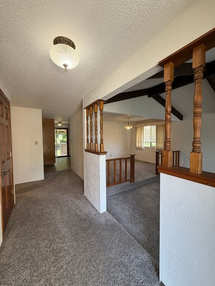 530 Golf View Dr - Photo 2 of 22