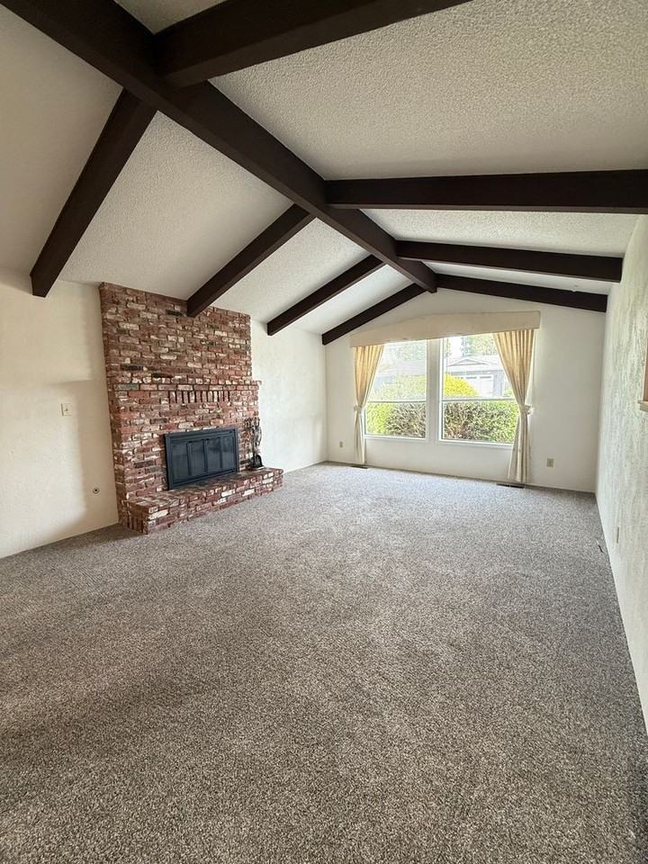 530 Golf View Dr - Photo 3 of 22