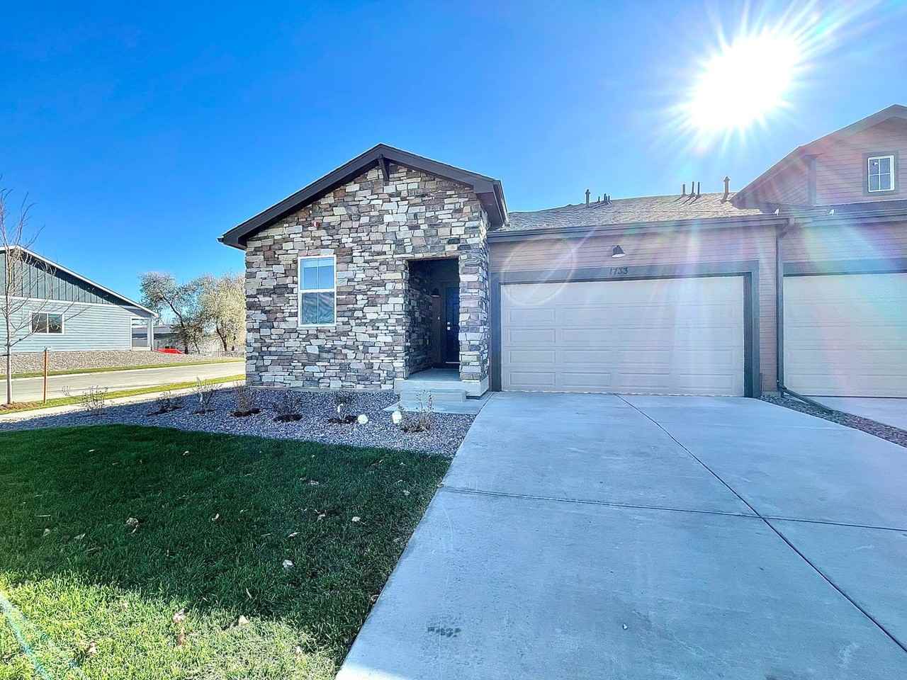 1733 Dancing Cattail Dr - Photo 2 of 31