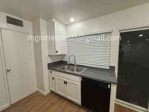 16780 Village Lane - Photo 3 of 9
