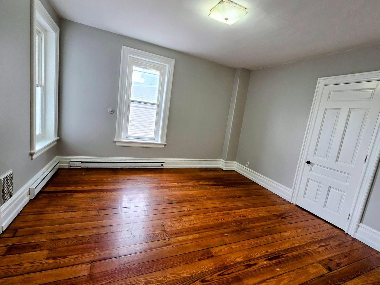 146 Front St - Photo 4 of 11