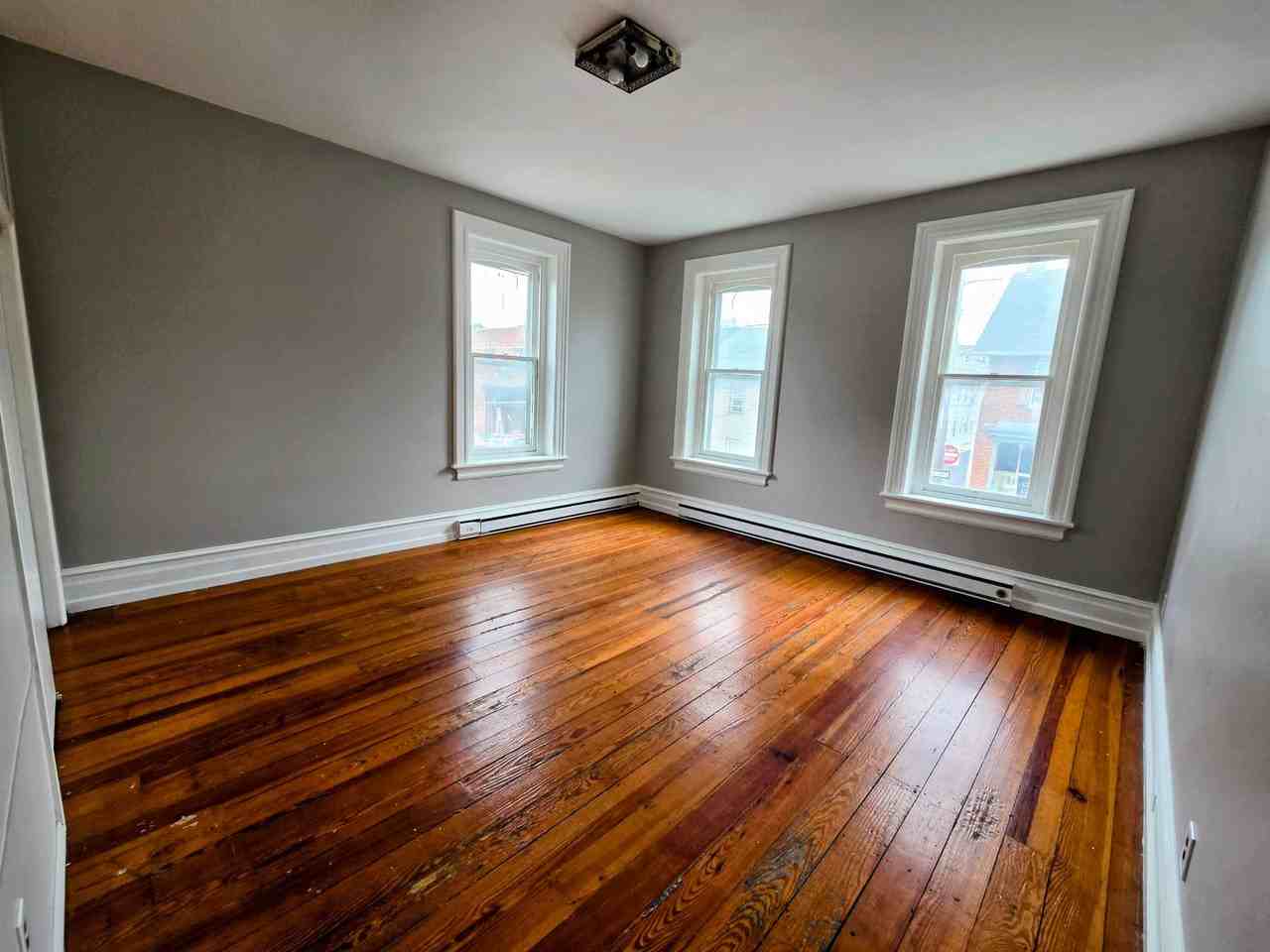 146 Front St - Photo 5 of 11