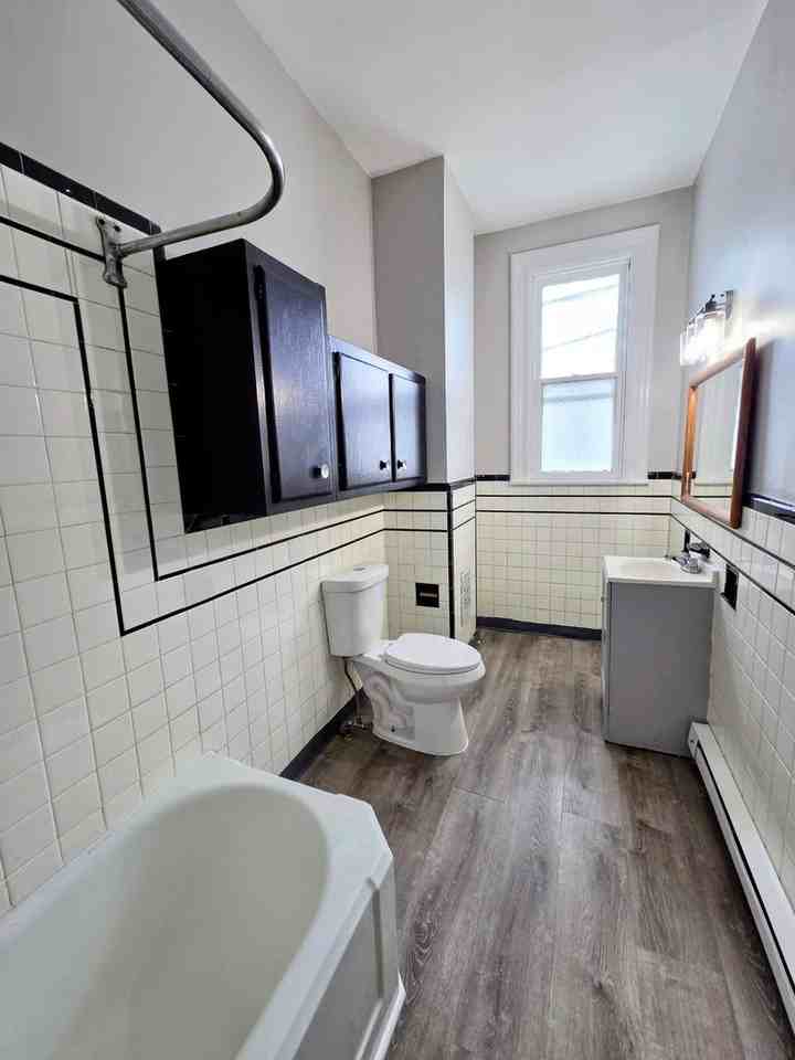 146 Front St - Photo 7 of 11