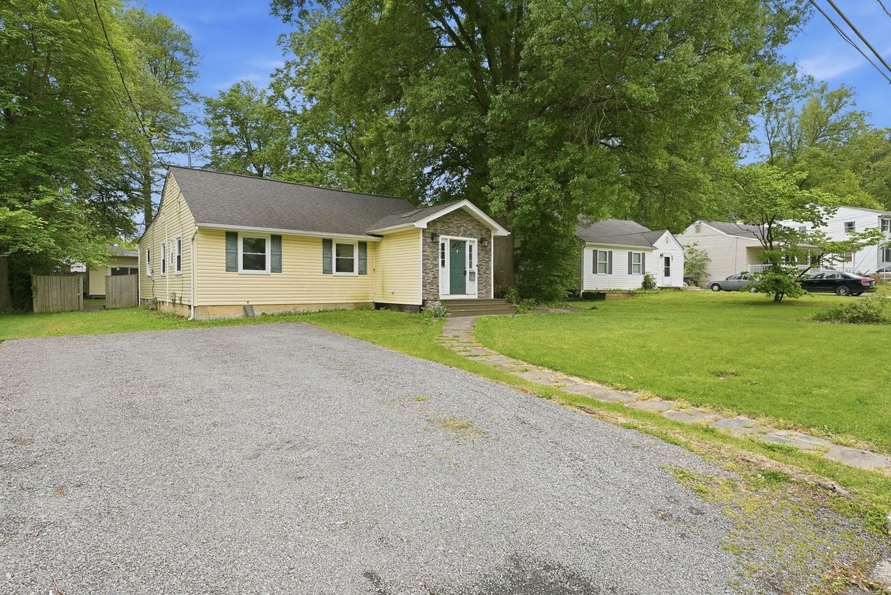 7605 Fisher Dr - Photo 2 of 24